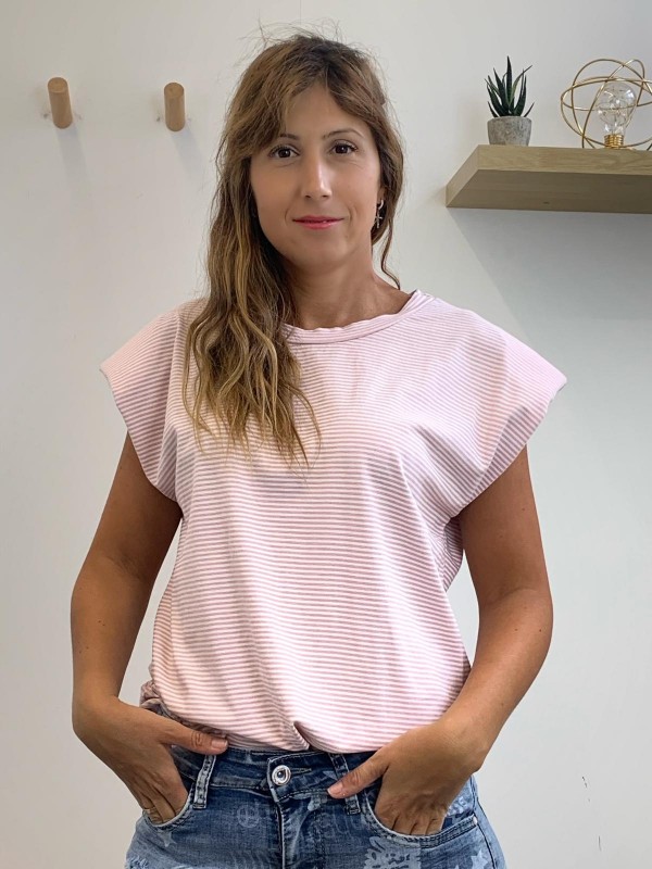 Camiseta best sale hombreras rosa