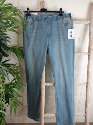 Pantalón vaquero claro con gomas