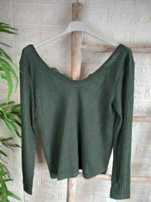 Camiseta escote encaje verde botella