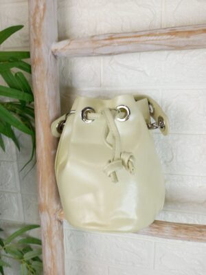 Bolso de mano amarillo