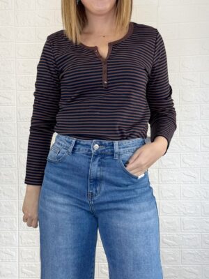 Camiseta Marcela rayas marino y chocolate